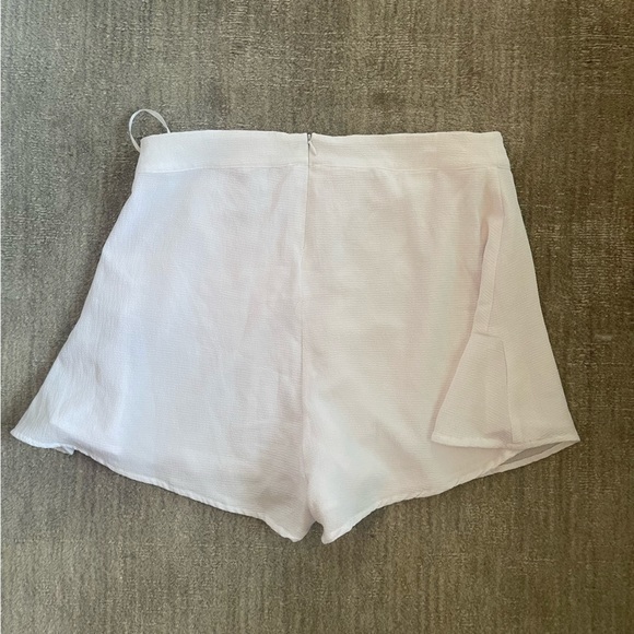 NEW superdown Cory Flutter Shorts - Picture 5 of 5